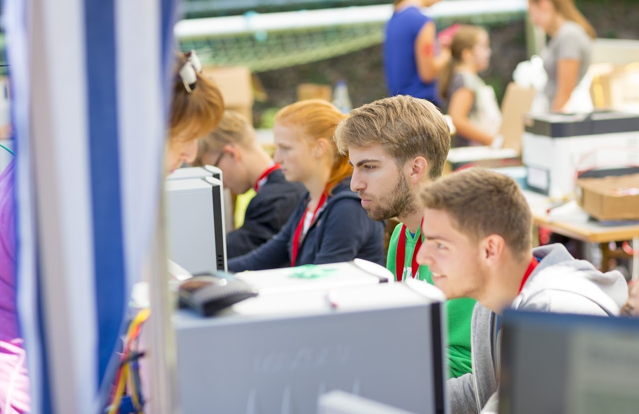 Bild vom 9. Benefizlauf im Jahr 2016. Dies ist das 69. Bild.